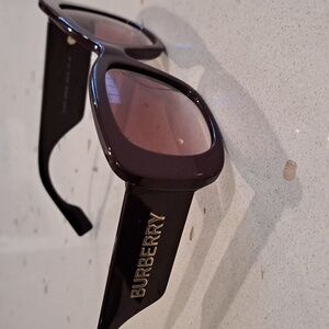 NWT Burberry sunglasses